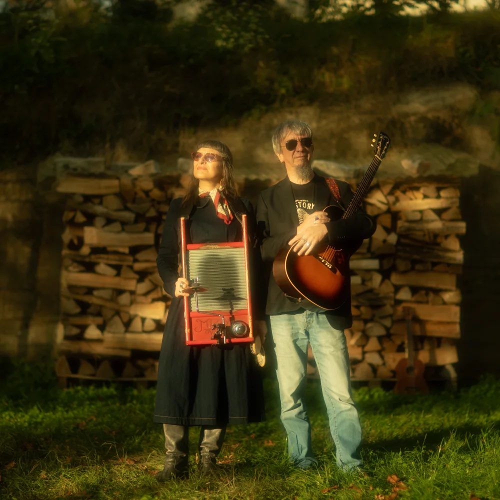 Max & Veronica About Us Max & Veronica About Us